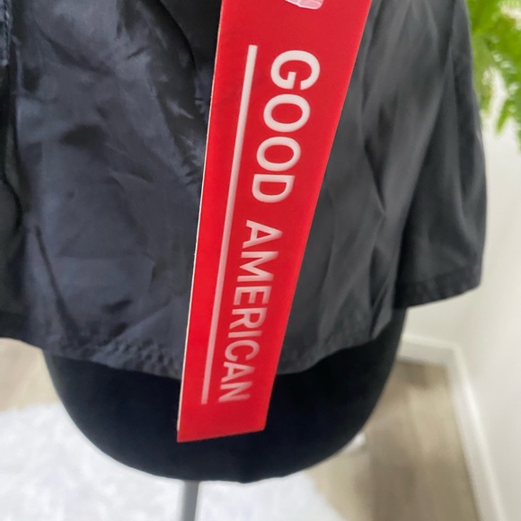 Good American Windbreaker Jacket Cinched Back Black NWT Size 2 - Picture 6 of 7